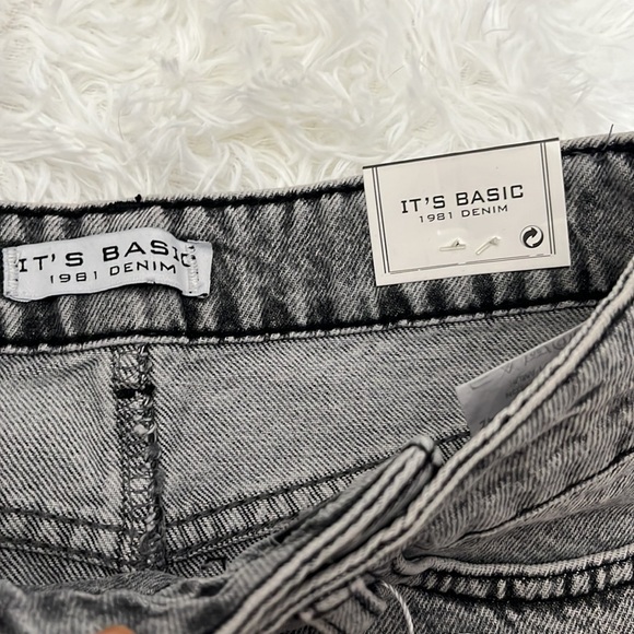 NWT! It’s Basic Gray Acid Wash Distressed Mini Skirt M - Picture 5 of 10